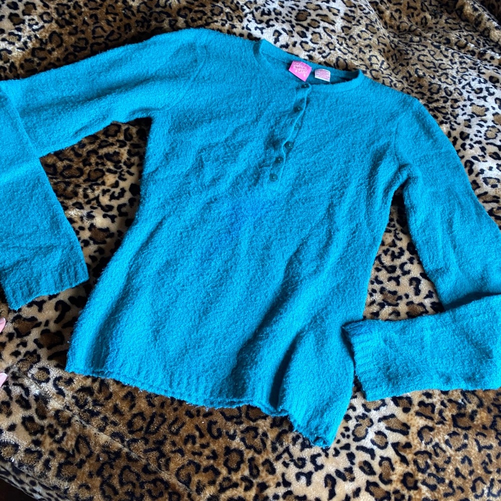 Sweaters - Picture 3 of 7